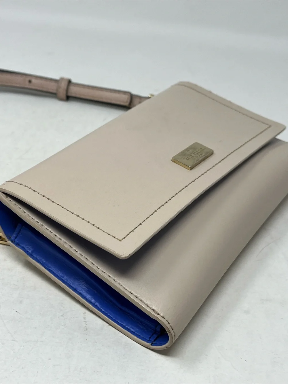 KATE SPADE NEW YORK BLUSH COLOR COW LEATHER WITH ROYAL BLUE INSIDE WALLET BAG